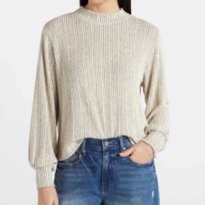 NWT Lush Valentina Blouson Sleeve Knit Top